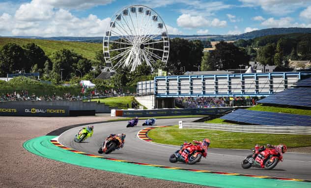 MotoGP Rennen am Sachsenring mit Panoramaansicht