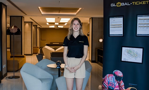Staff Global-Tickets accoglie gli ospiti in hotel